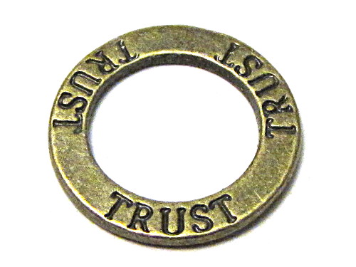 Ring /Zwischenteil, Aufschrift TRUST, bronzefarben, ca. 22mm